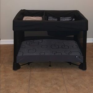 4moms breeze portable playard